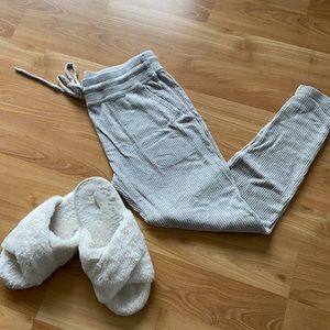 Beyond Yoga Ribbed Fitted Jogger